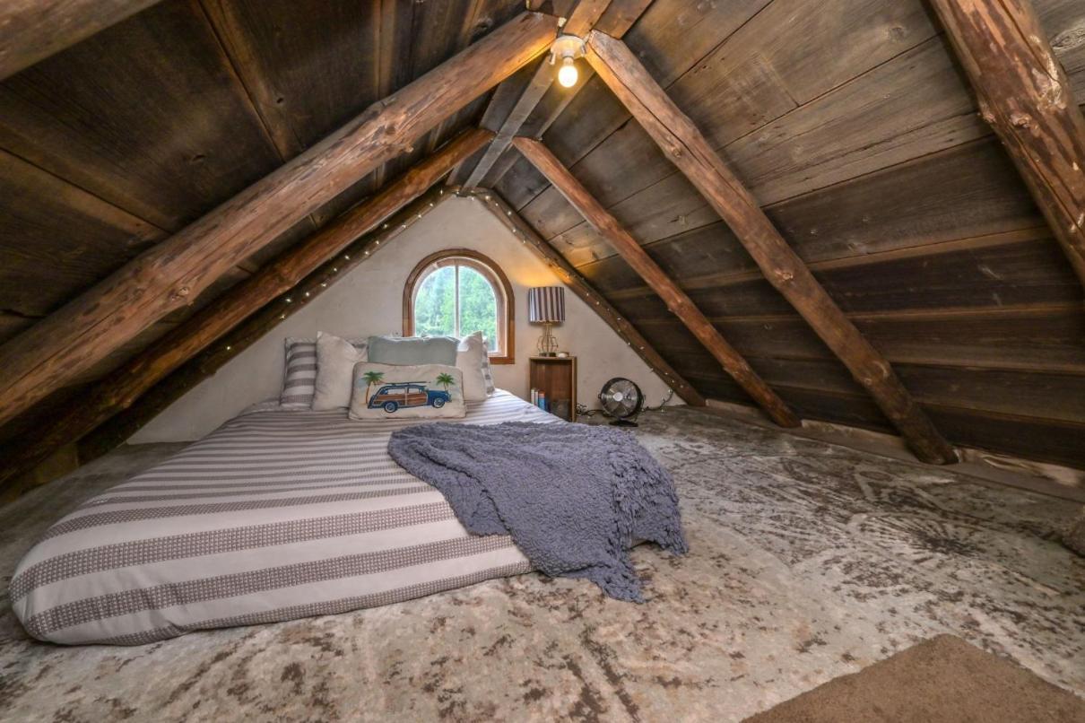 A Rustic Cabin In The Woods Orangeville Exterior foto