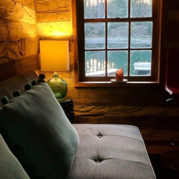A Rustic Cabin In The Woods Orangeville Exterior foto